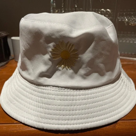 Bucket hat - Picture 2 of 2